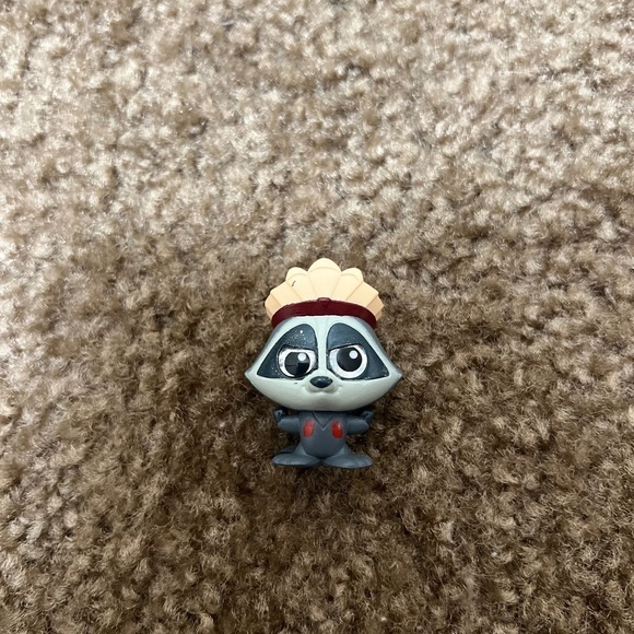 Disney Doorables: Series 10 Rare Figurine – Pocahontas – Meeko - Picture 2 of 4